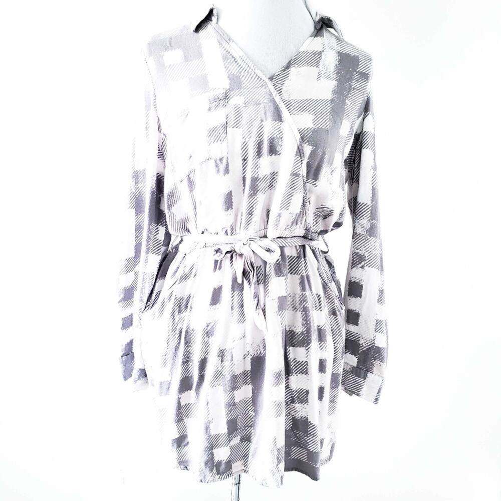 Olive + Oak Gray White Plaid Shirt Tunic Top Large Neutral Tie Fron Top